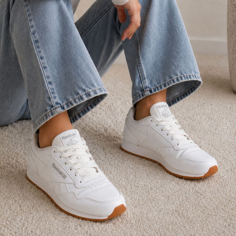 Reebok Classic Leather Women's Size 10 White Gum Sole Casual Sneakers
